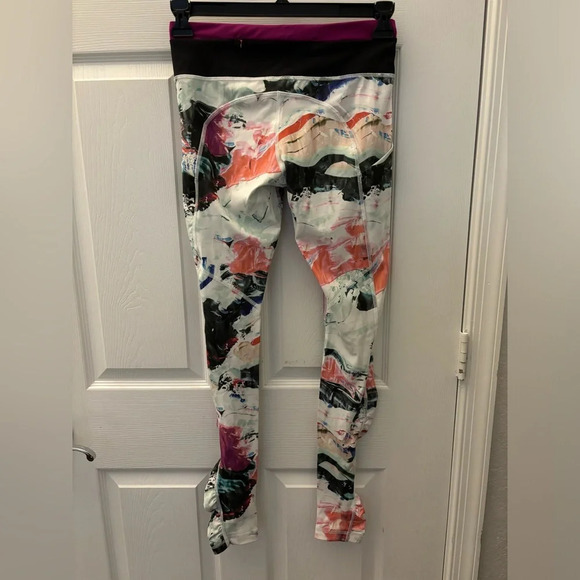 Lululemon Multi-Color Purple Black and White Speed Tight III Women’s - Picture 2 of 3